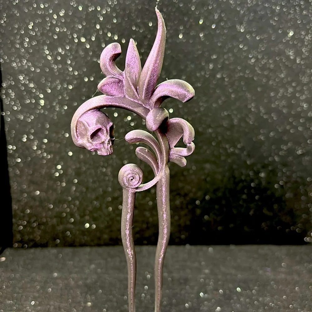 Gothic Skull Hair Pin – 3D Printed Fantasy Hair Accessory Purple Color Shift